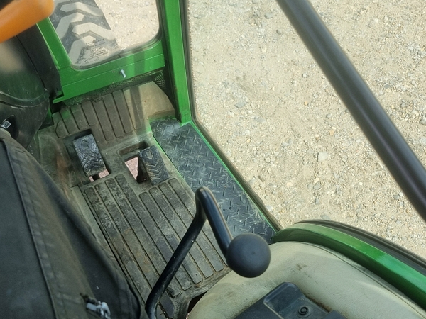 Chris Atkin & Son Ltd - John Deere 2320
